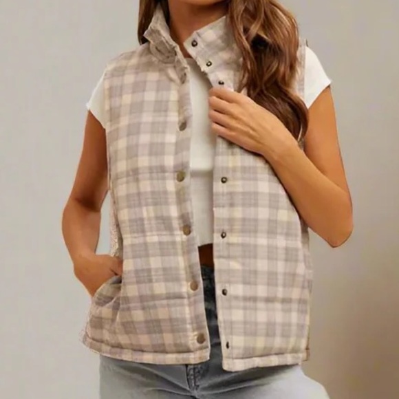 Hem & Thread Tops - NWT Blue Green Women's Vest Hem & Thread Size Large